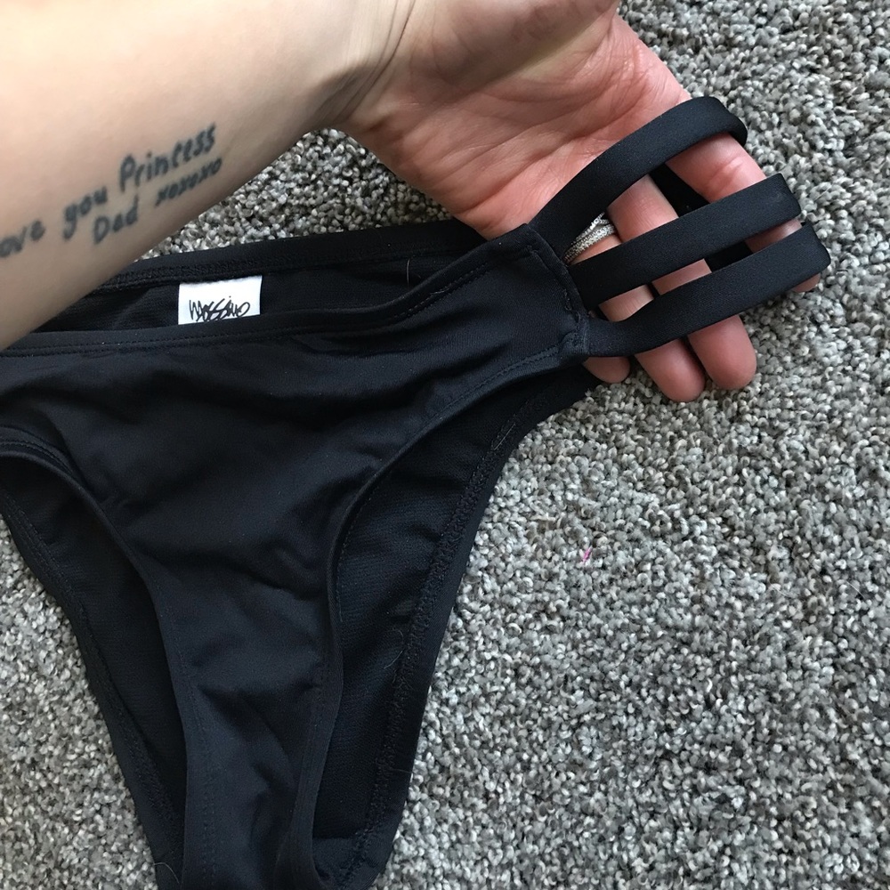 Black bottoms size small